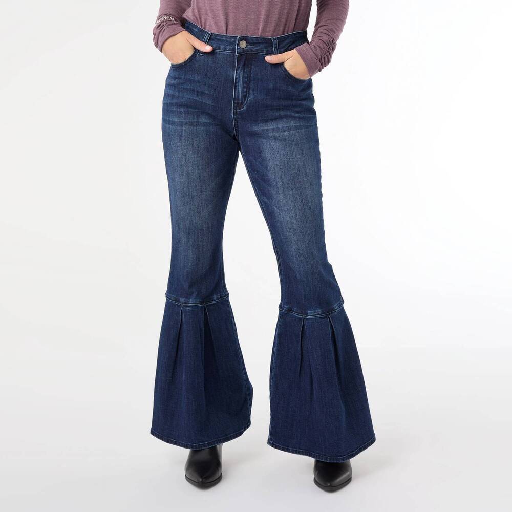 NEW COCO + CARMEN women's bambu soft bell flare jeans in blue